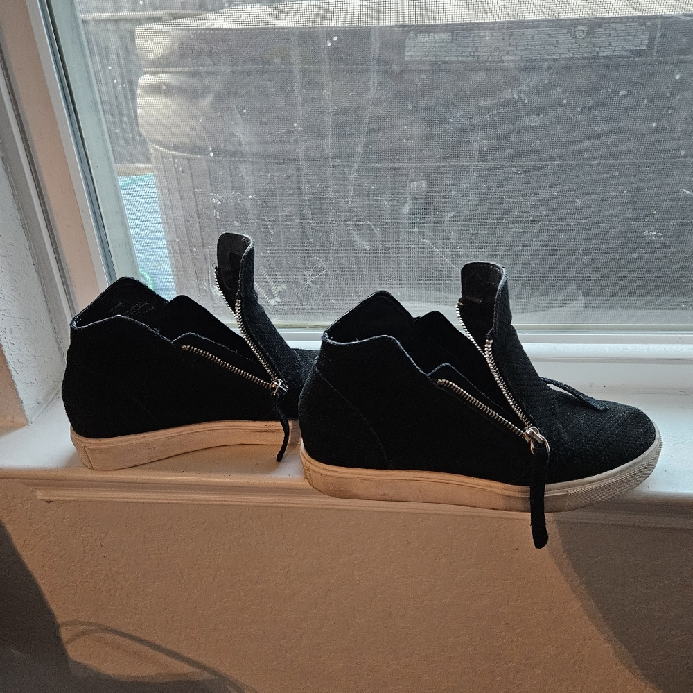 Steve Madden tennis shoes